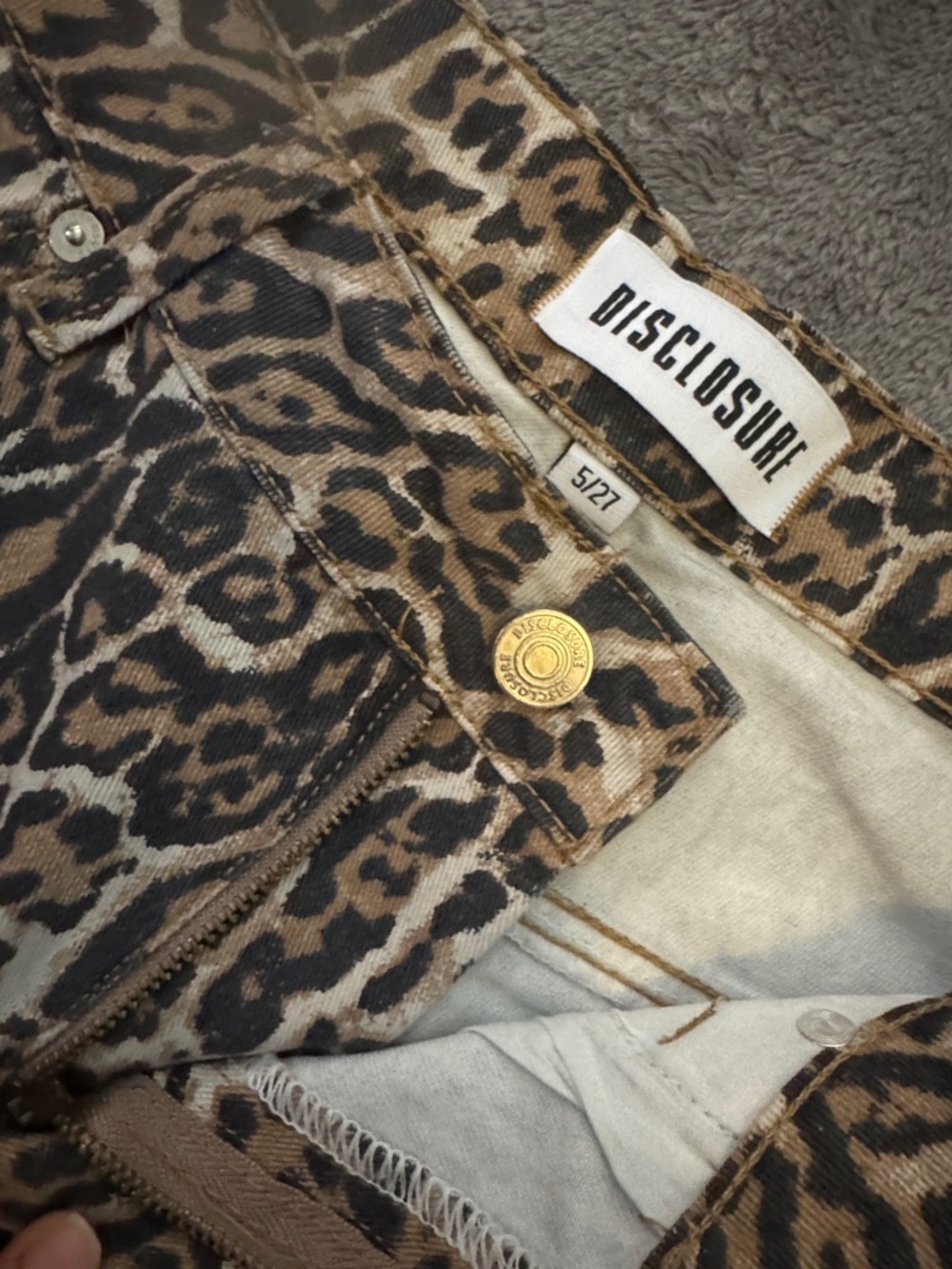 Animal Print Wide-Leg Women’s Jeans - Leopard Print - Picture 2 of 7